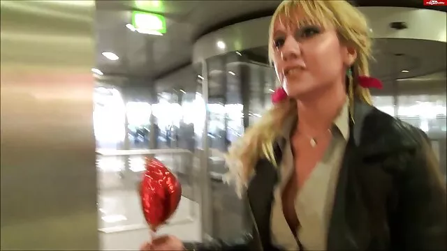 სექსი ჩაცმულ ქალსა და ინტერნეტ ზრდასრულთა ფილმი მონაცემთა ბაზა შიშველ მამაკაცთა შორის,