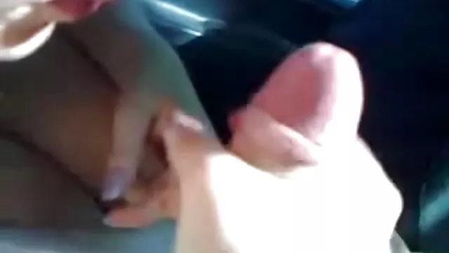 Slut ტიტველი იღებს პოდიუმზე, საბურღი შევიდა შეცდომა.
