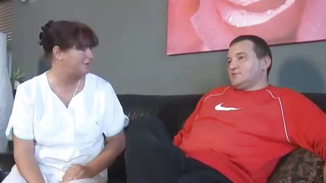 ქერა წითელი ძაღლი და გოგონა სექსი ფილმი საშუალო